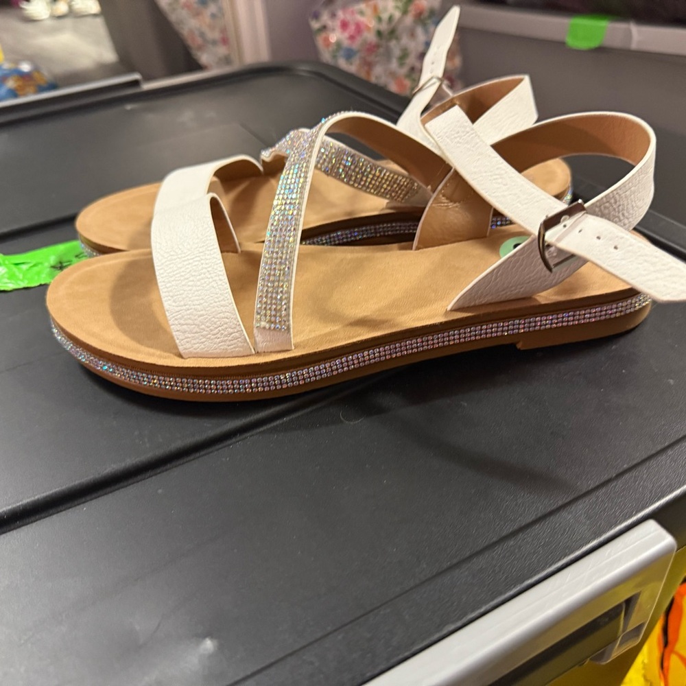 Elegant White Sandals with Rhinestone Accents